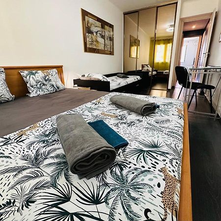 The Nice - 3 Rooms, 3Air Cond, 3Tv, 3Fans, 2 Wc, Wifi Everywhere 5Min Aeroport, Train, Beach, 1Min Tram, 15 Min Centre, Port, Parking Possible מראה חיצוני תמונה