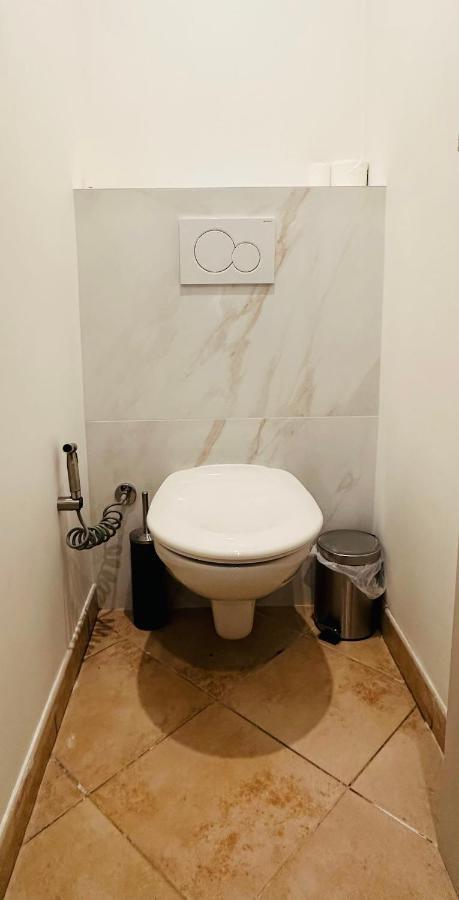 The Nice - 3 Rooms, 3Air Cond, 3Tv, 3Fans, 2 Wc, Wifi Everywhere 5Min Aeroport, Train, Beach, 1Min Tram, 15 Min Centre, Port, Parking Possible מראה חיצוני תמונה