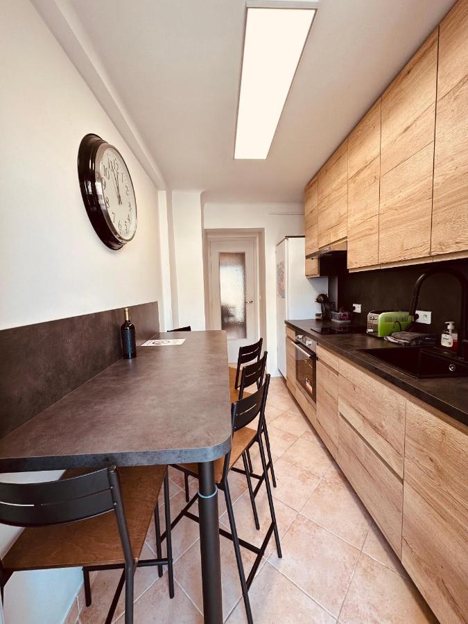 The Nice - 3 Rooms, 3Air Cond, 3Tv, 3Fans, 2 Wc, Wifi Everywhere 5Min Aeroport, Train, Beach, 1Min Tram, 15 Min Centre, Port, Parking Possible מראה חיצוני תמונה