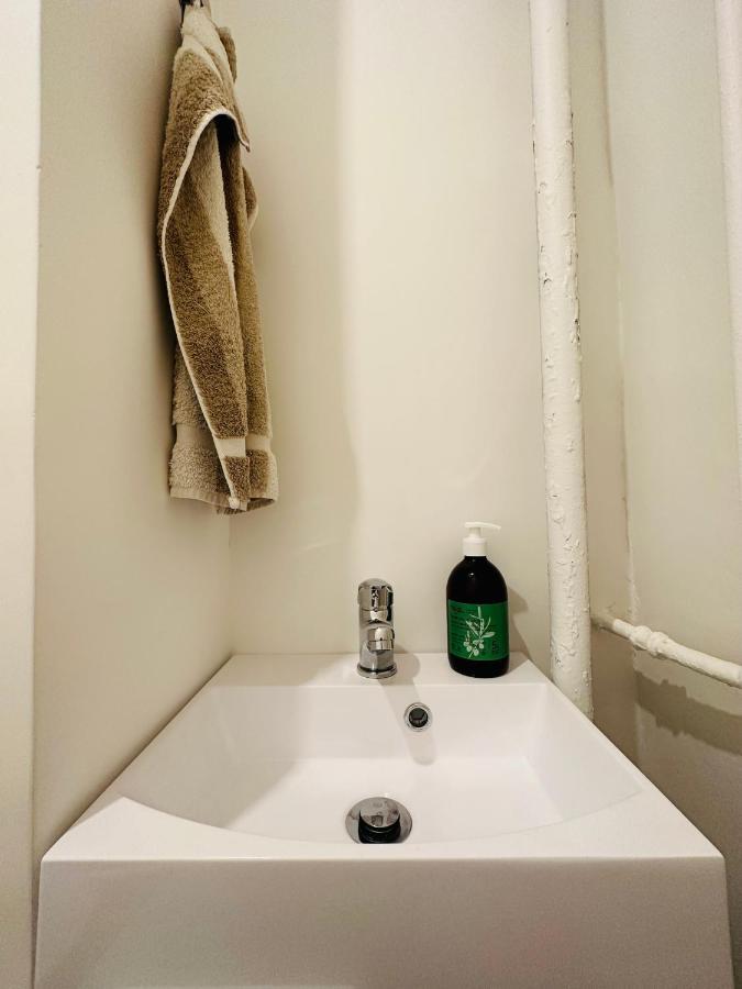 The Nice - 3 Rooms, 3Air Cond, 3Tv, 3Fans, 2 Wc, Wifi Everywhere 5Min Aeroport, Train, Beach, 1Min Tram, 15 Min Centre, Port, Parking Possible מראה חיצוני תמונה